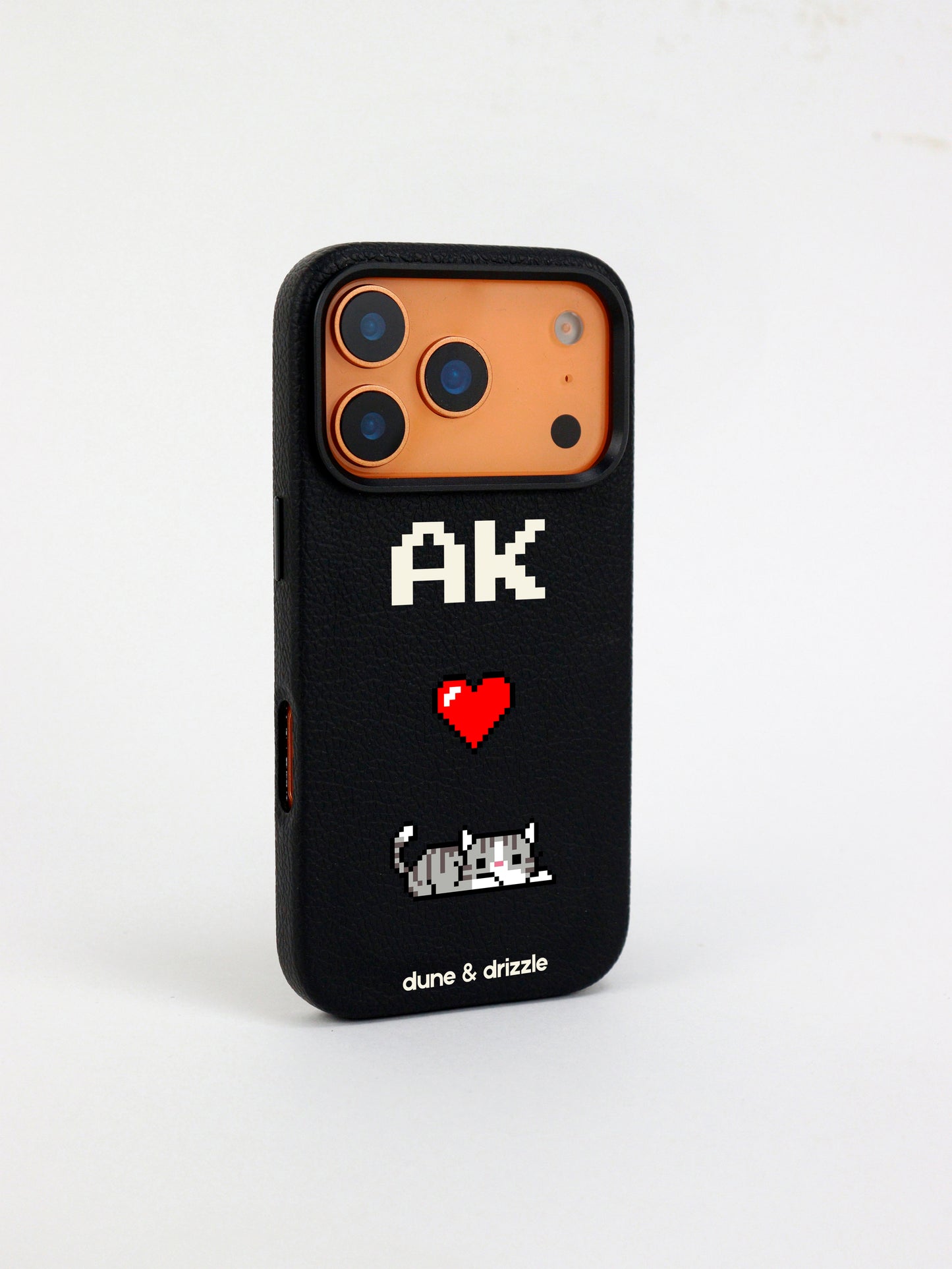 Pixel Love Cat ~ iPhone 17 Pro Max